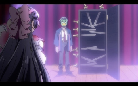 (Azuma Sara escapes a magician's box full of swords.)